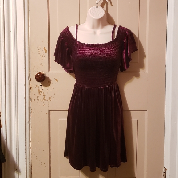 Aeropostale Dresses & Skirts - Aeropostale off the Shoulder Maroon Velvet Dress